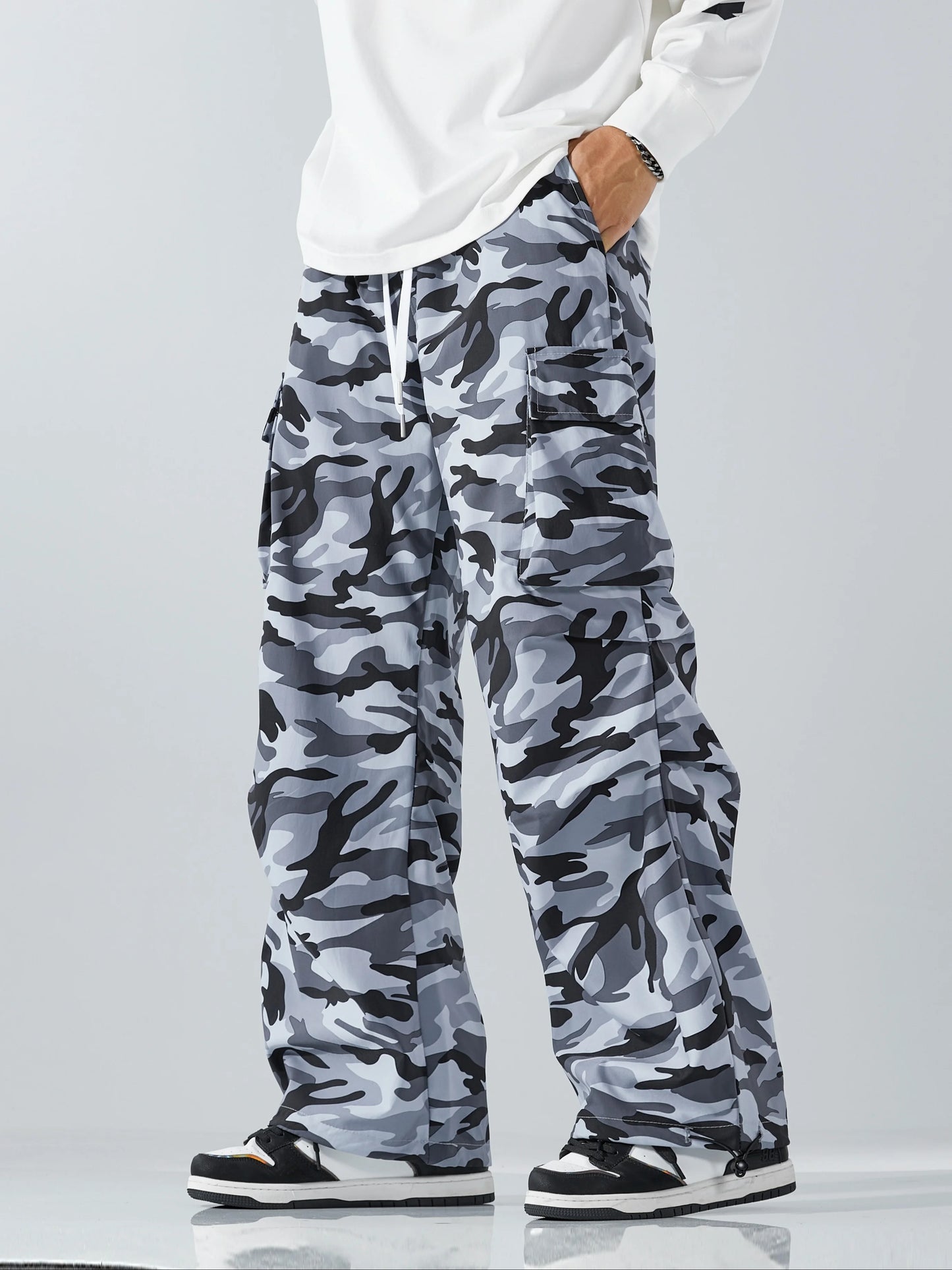 Men's Three-color Camouflage Leaf Pattern Sport Belt Side Pocket Casual Sport Pants