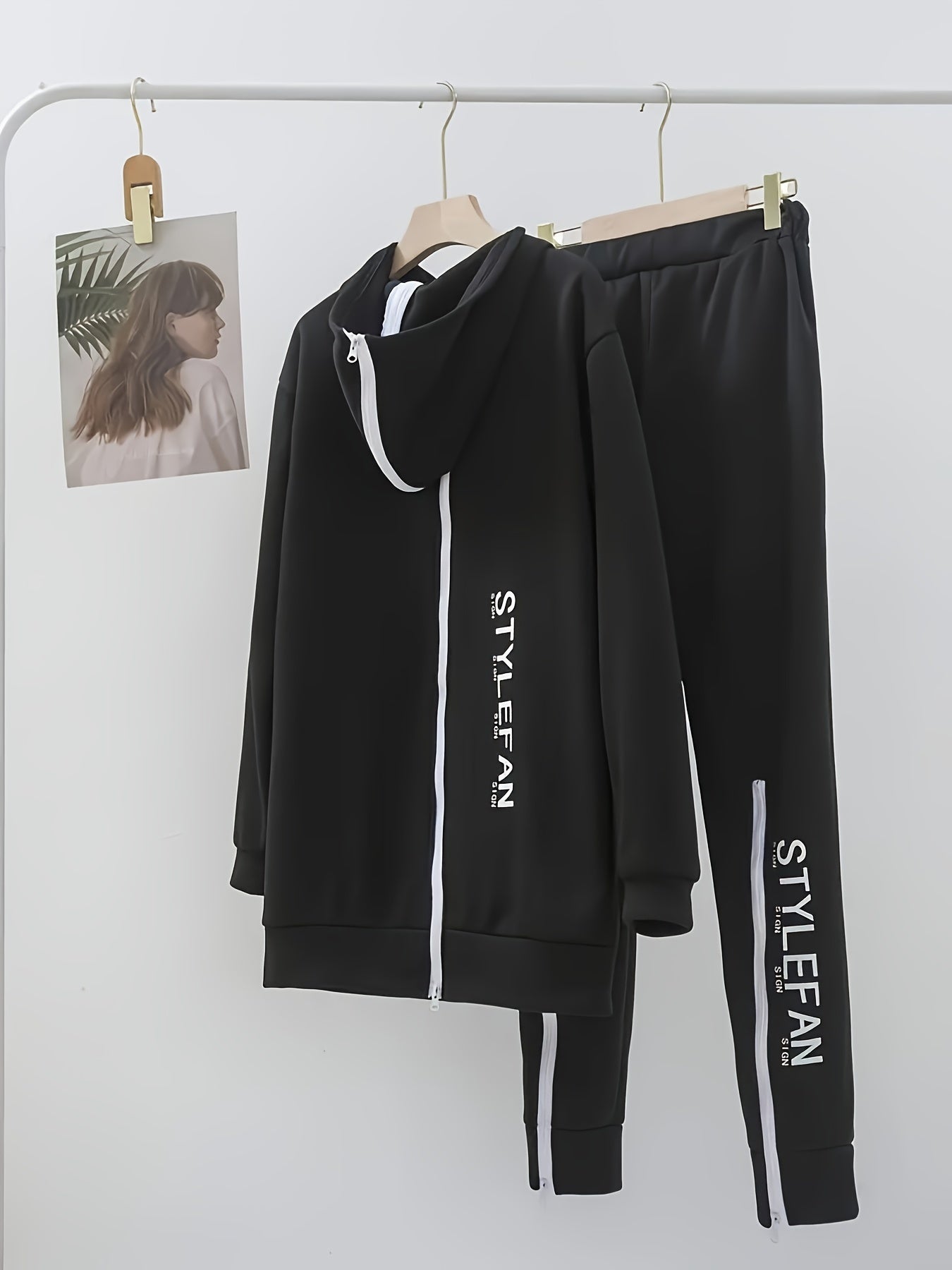 Modern Warm Chic Two-Piece Tracksuit Set