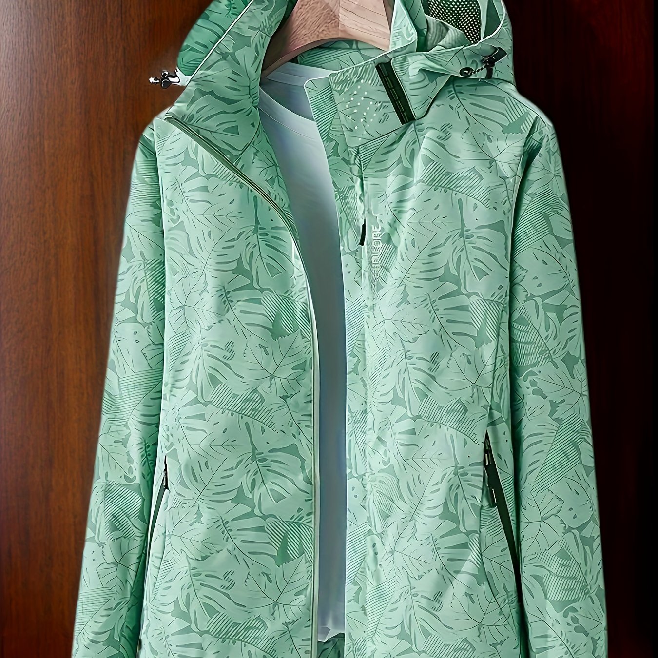 Women's Camouflage Outdoor Waterproof Jacket: