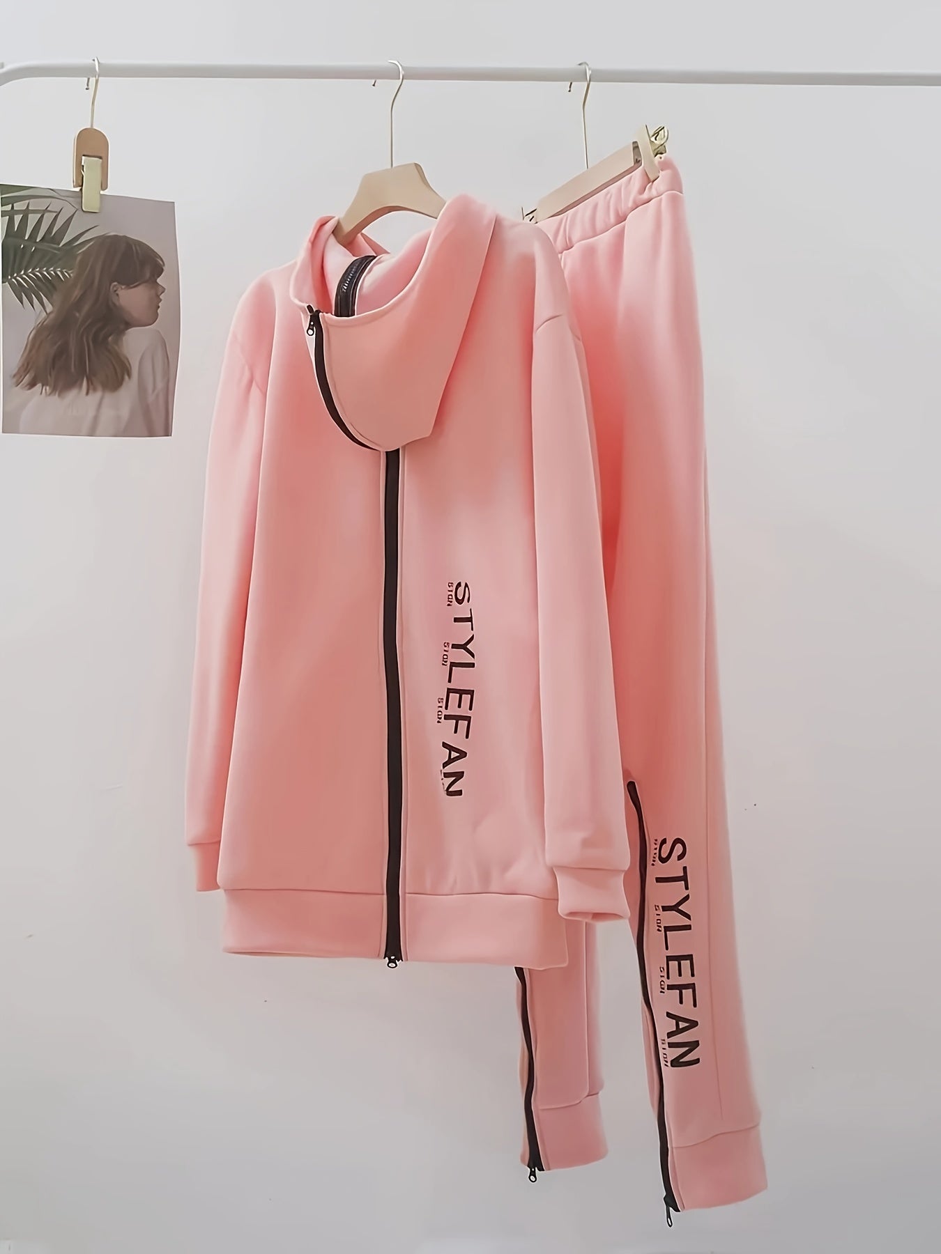 Modern Warm Chic Two-Piece Tracksuit Set