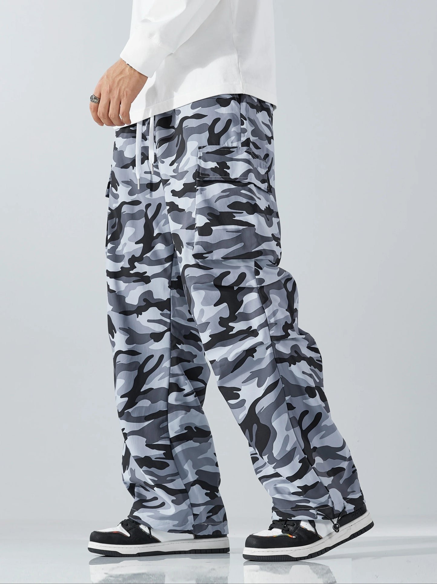 Men's Three-color  Camouflage Leaf Pattern Sport Belt Side Pocket Casual Sport Pants