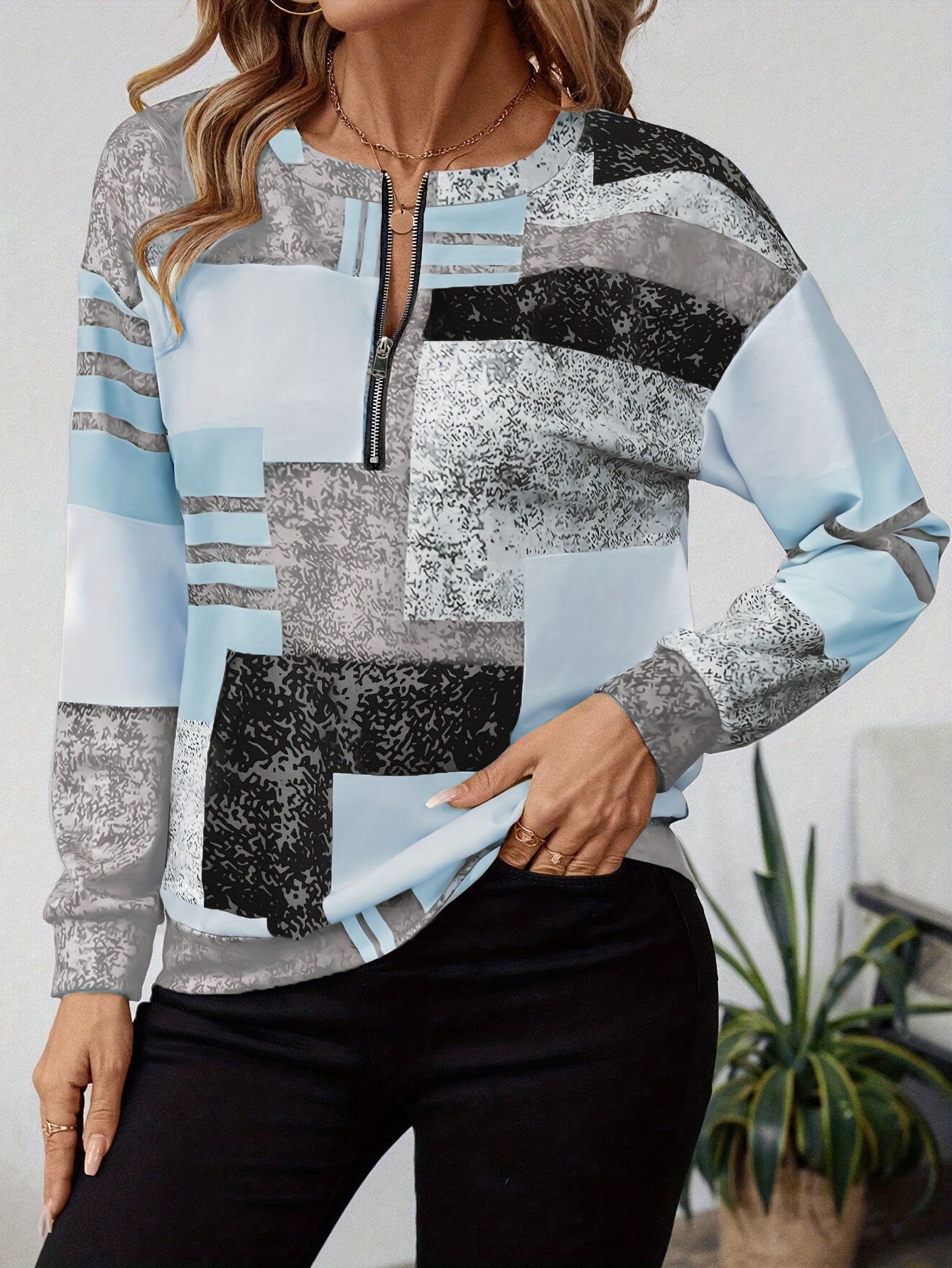 Women's Long Sleeved Zipper Baseball Collar Hooded Sweatshirt