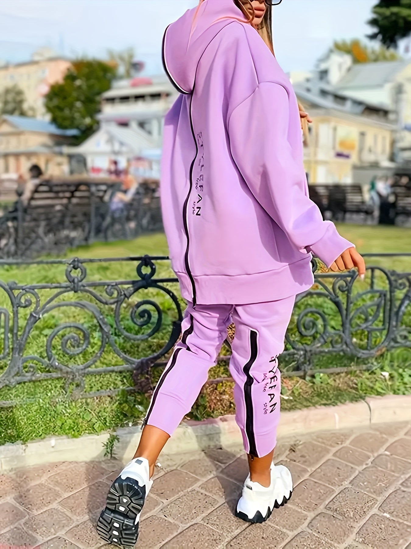 Modern Warm Chic Two-Piece Tracksuit Set